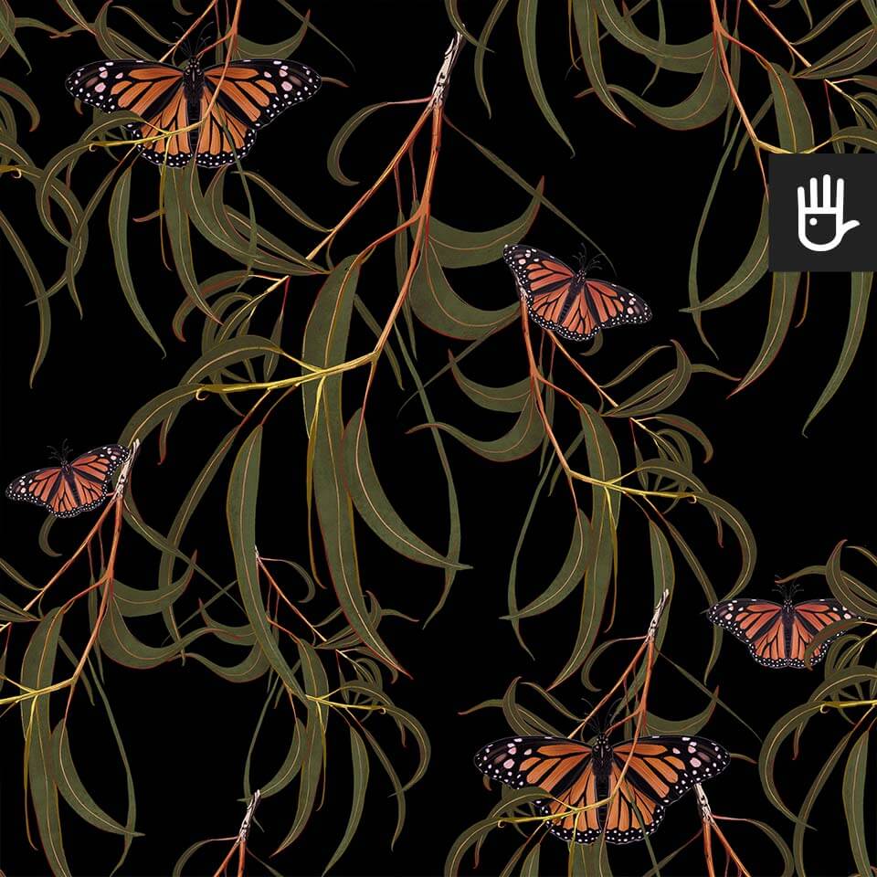 wzór tapeta czarne motyle w liściach na czarnym tle