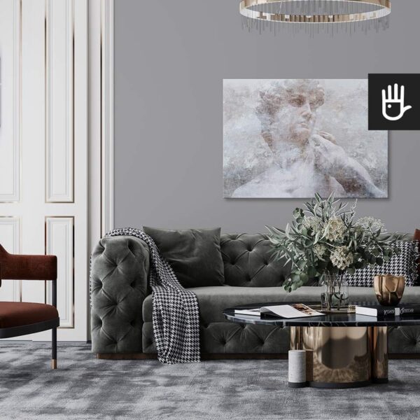 Elegancki salon z pikowaną kanapą w stylu glamour z obrazem dawid